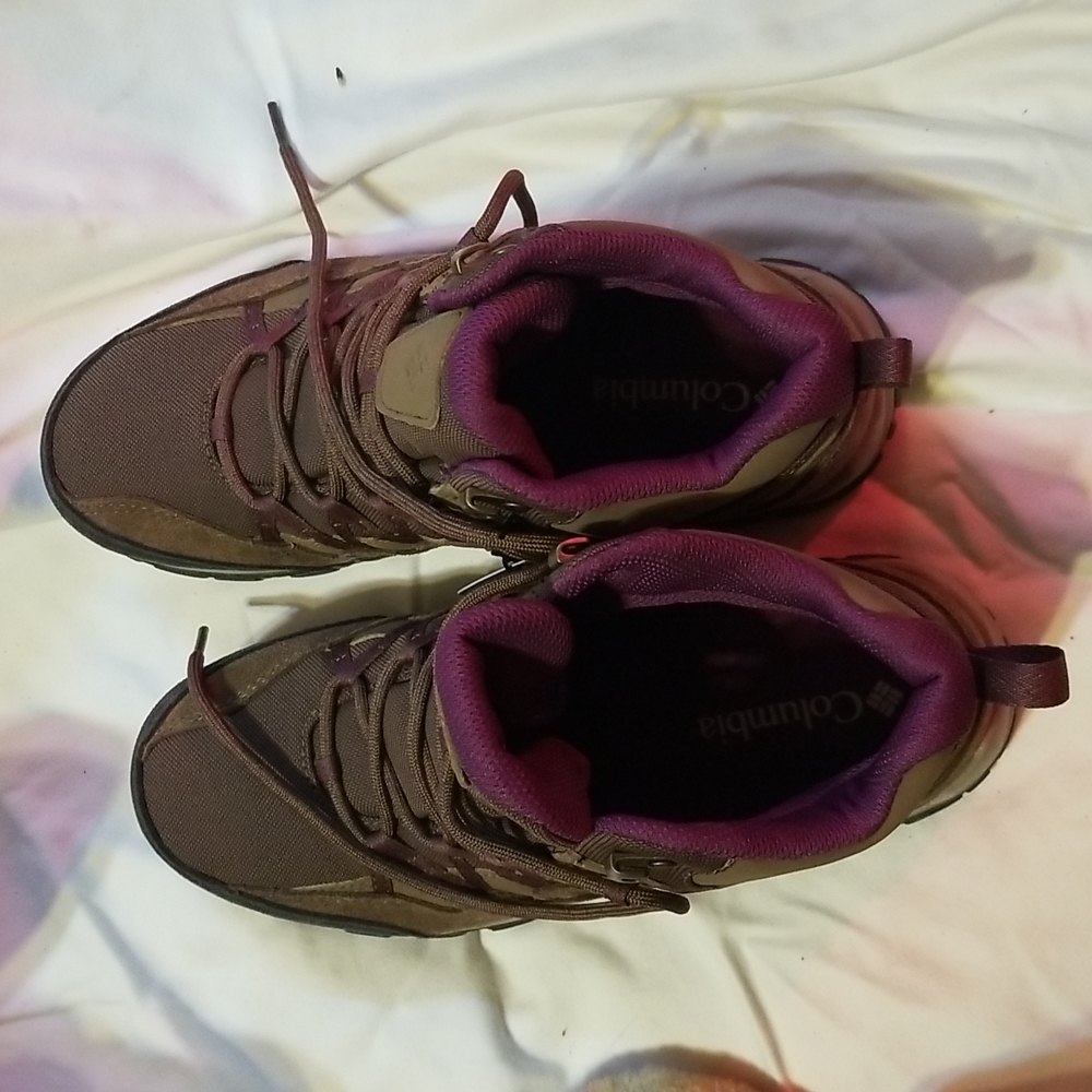 Shoes - Picture 8 of 9